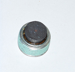 TYB500120 Axle casing - Diff drain/fill plug
