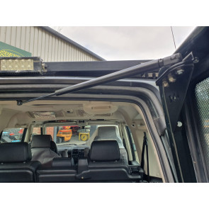 D44 Discovery 2 Rear Door Stay